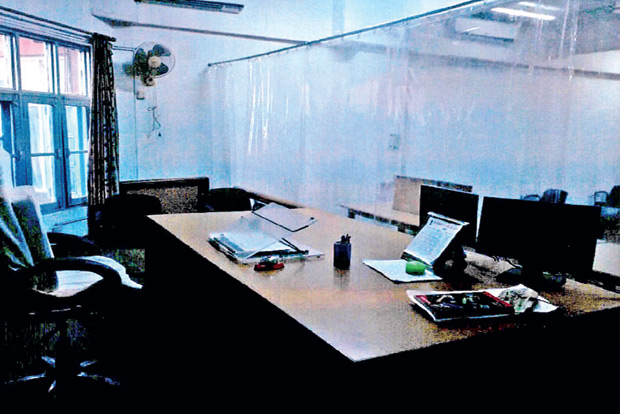 HC directs subordinate courts to install partition