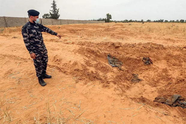 8 mass graves found in western Libya: UN 8 mass graves found in western Libya: UN