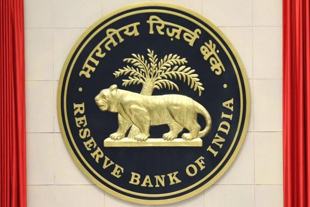 70 years age ceiling for bank CEOs, WTDs fixed