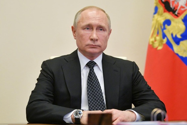 Putin pens article about WWII