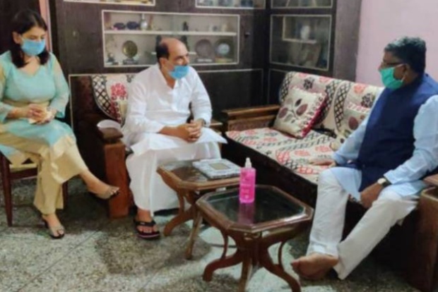 Prasad meets Sushant Singhs family, expresses grief