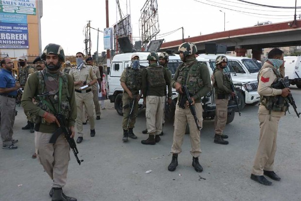 Mysterious blast in J-Ks Pulwama causes panic