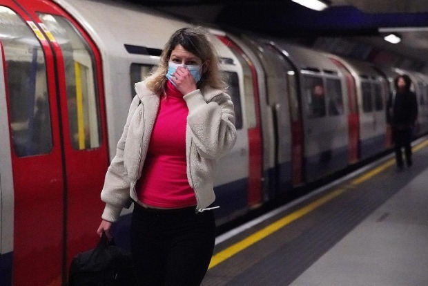 Canadian train passengers required to wear masks