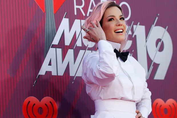 Halsey announces her debut poetry book Halsey announces her debut poetry book