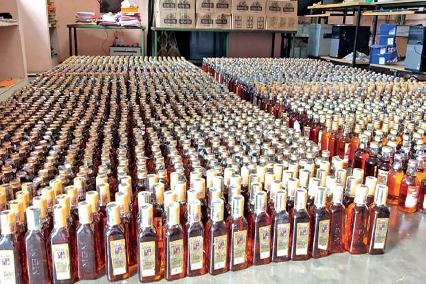 Hunt on for Veppampattu bar owner after Rs 7L liquor haul