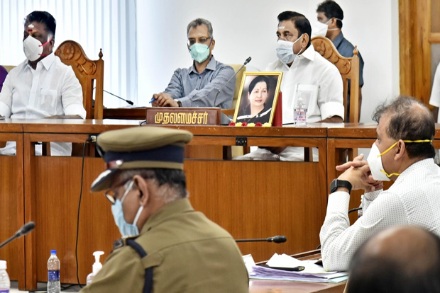 Lockdown extension: Ministers and officials divided over decision Lockdown extension: Ministers and officials divided over decision