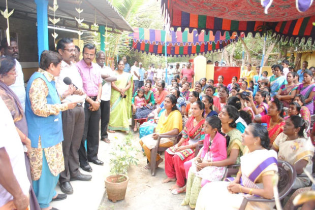 L-G forms womens leadership group during village visit