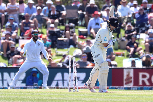 New Zealand 142-5 at lunch on day 2 of second Test against India