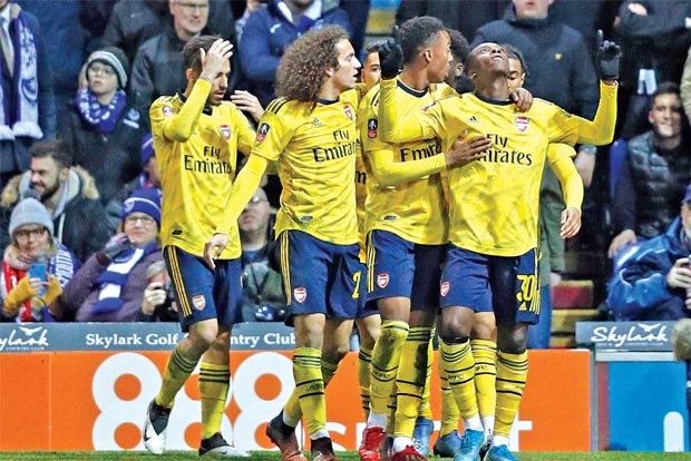 Arsenal beats Portsmouth to cruise into FA Cup quarter-finals﻿