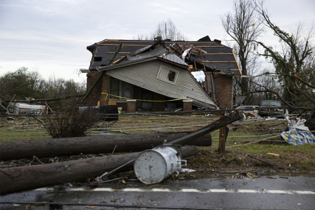 Tornadoes tear though Tennessee, 25 dead