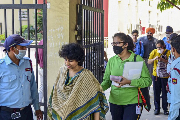 Coronavirus: CBSE to allow students to carry masks, hand sanitiser during boards exams