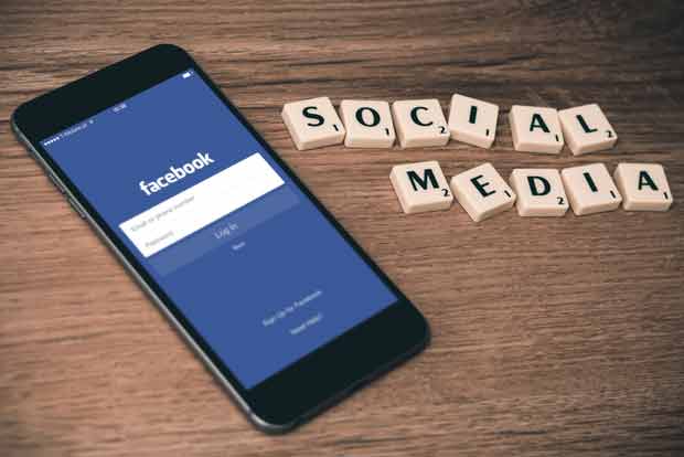 Kashmiris heave sigh of relief as ban removed on social media
