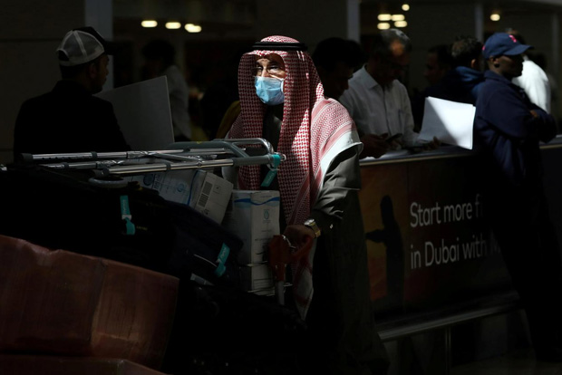 Spike in cases in Gulf pushes Mideast past 10,000 infections