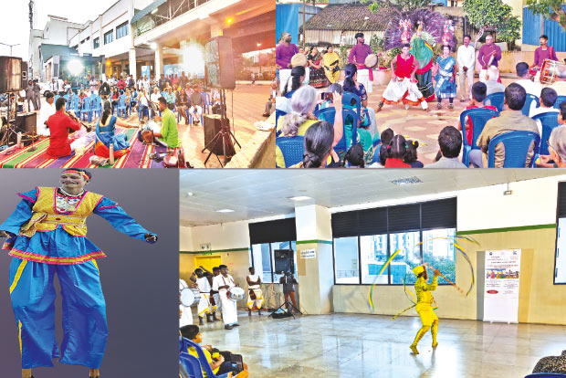 Folk artistes capture audience at public spaces