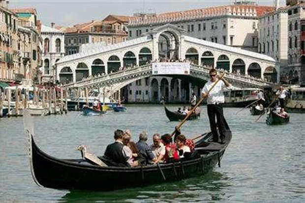 Venices canals cleaner after lockdown, fish seen again