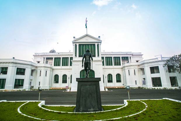 Release of Rajiv convicts : Raj Bhavan to decide based on MMDAs report in SC Release of Rajiv convicts : Raj Bhavan to decide based on MMDAs report in SC