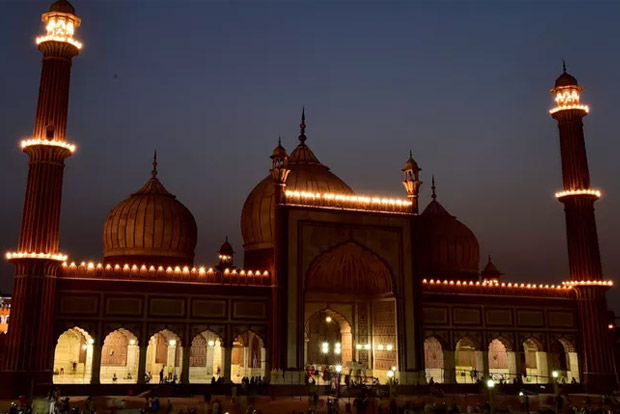 FIR against masjid trustees for disobeying govt orders