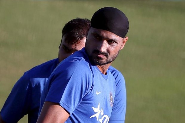 Afridi earns Harbhajans praise for great work for humanity