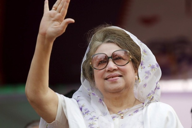 Khaleda Zia freed, quarantines at home