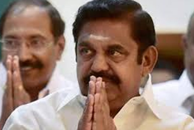 TN CM lauds people who maintain social distance at market