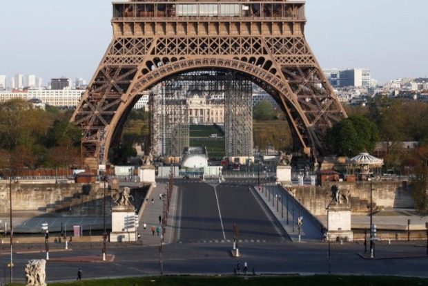 France records 166 new COVID-19 deaths, toll nears 25,000