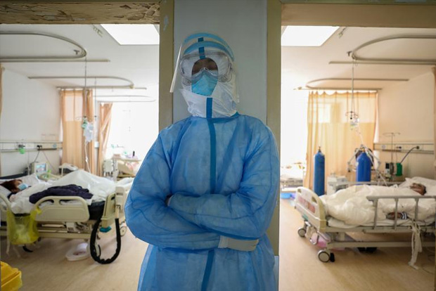 UP Doctor succumbs to corona, wife and son in hospital UP Doctor succumbs to corona, wife and son in hospital