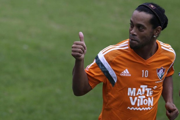 Hes touched by God: Cardetti picks Ronaldinho over Messi