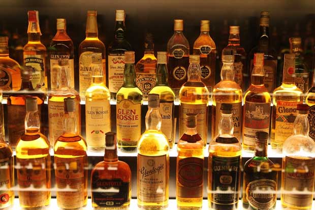 After steep price hike, Andhra reduces liquor shops by 15 percent