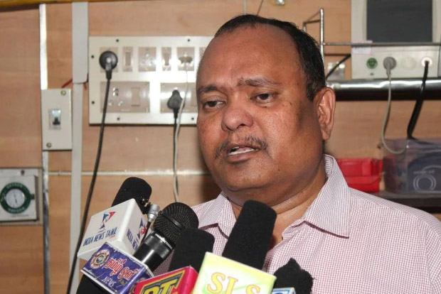 Six accused of blocking doc’s burial denied bail