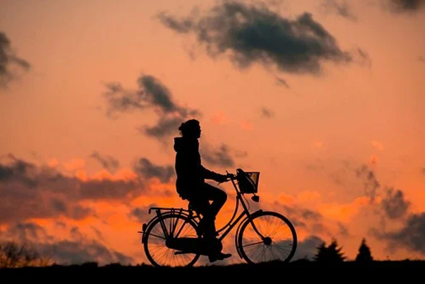 UK announces 2.5bn dollars package to encourage cycling, walking