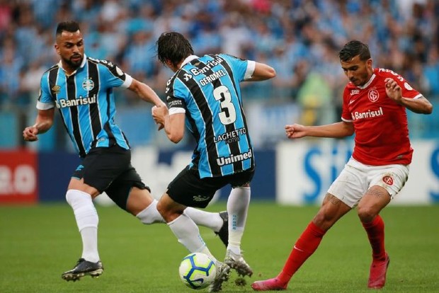 Internacional, Gremio halt training as health fears linger