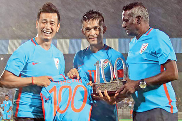 Look up to Chhetri: Vijayan tells young India players