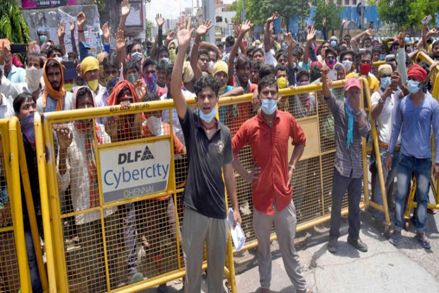 Guest workers protest in Porur, hurl stones at police