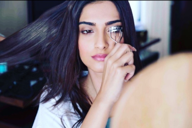 Sonam considers curling eyelashes an impossible task