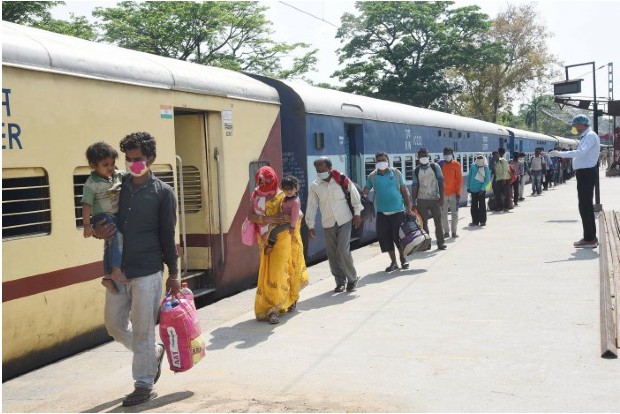 1 lakh migrants left Karnataka in special trains