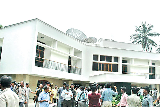 TN Governor promulgates ordinance to take temporary possession of Jayalalithaas residence TN Governor promulgates ordinance to take temporary possession of Jayalalithaas residence