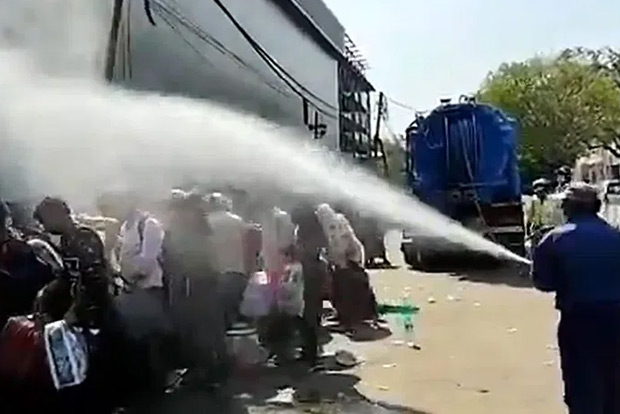 Spraying disinfectant on migrants a criminal act: AAP Spraying disinfectant on migrants a criminal act: AAP