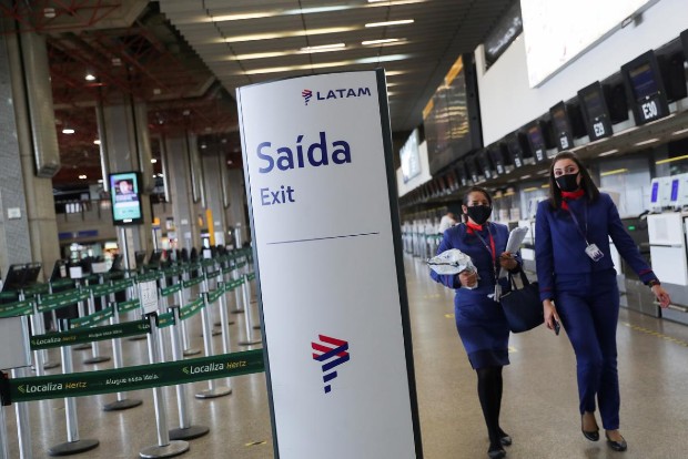 U.S. may soon ban travelers from Brazil due to outbreak - White House
