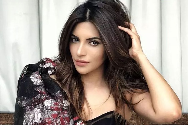 Shama Sikander donates money to the needy on Eid Shama Sikander donates money to the needy on Eid
