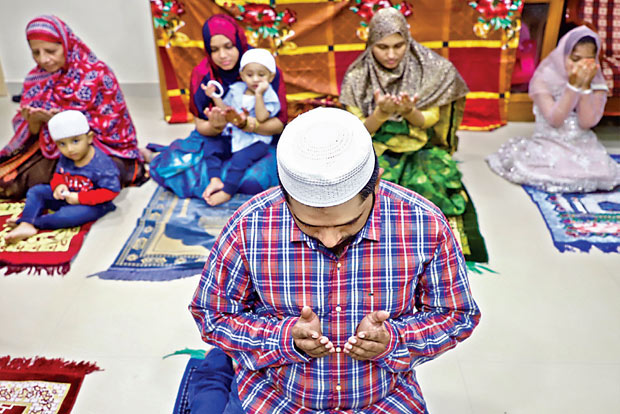 Social distancing subdues Eid celebrations, shops, mosques in city wear deserted look