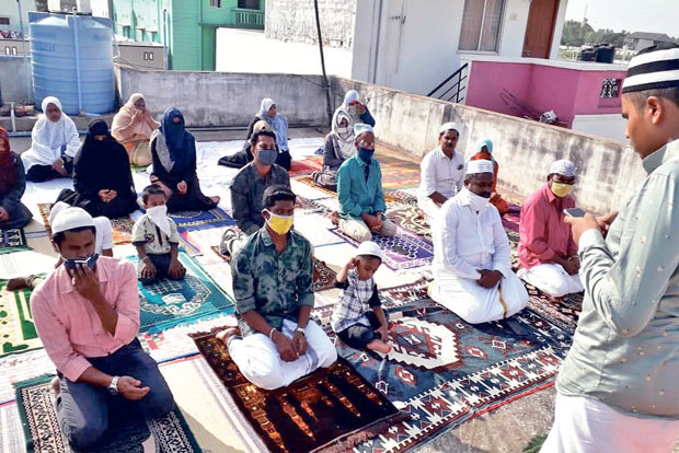 Prayers in houses mark Ramzan in dists