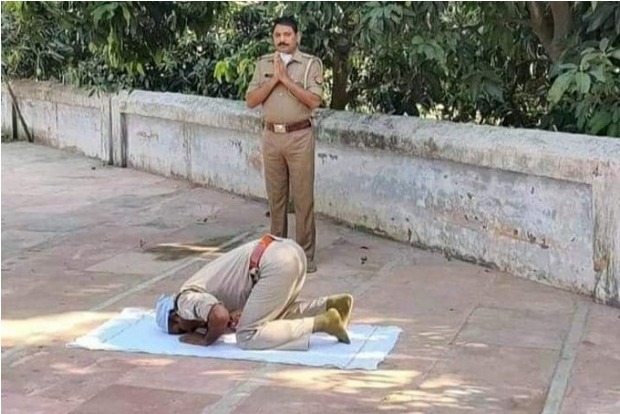UP: Cops join in prayers, display communal harmony UP: Cops join in prayers, display communal harmony