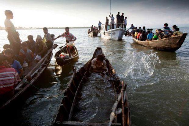 Four labourers dead, 15 missing as boat sinks in Bangladesh Four labourers dead, 15 missing as boat sinks in Bangladesh