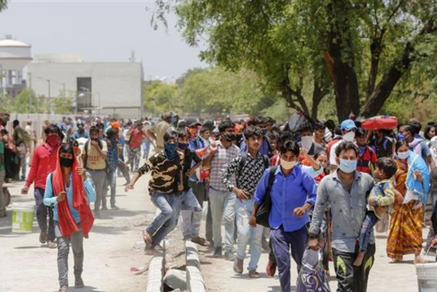 Are they getting food? They must get food: SC on migrants amid exodus Are they getting food? They must get food: SC on migrants amid exodus