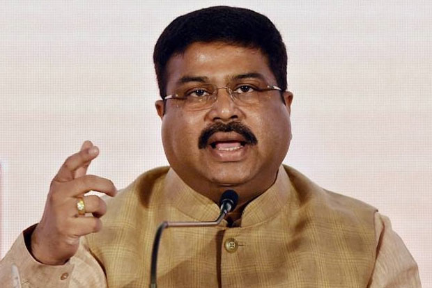 Pradhan envisages home delivery of petrol, CNG