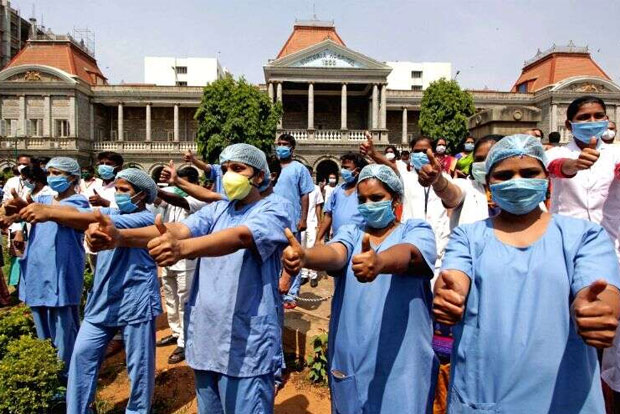 Sportspersons unite at Kalinga Stadium to honour COVID-19 warriors