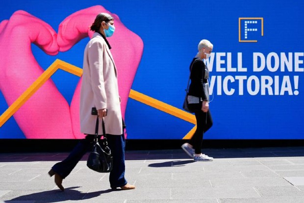 Queensland to remain closed to Sydney, Victoria