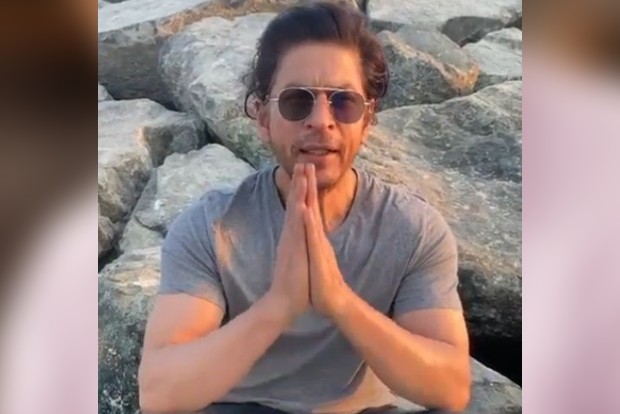 SRK to fans: You cant be a loverboy like me without spreading love