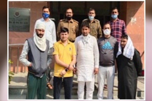 Gang of bookies nabbed for betting on IPL