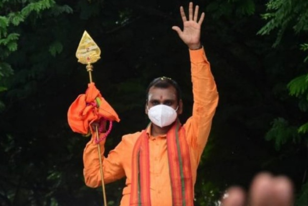 BJP TN chief Murugan tries to go on Vel yatra defying ban, detained